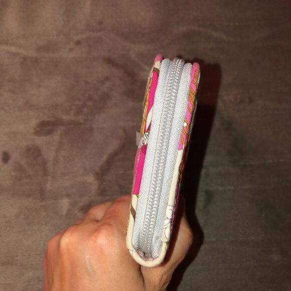 VB Tea Garden Gray Pink Orange White Fuchsia Quilted Floral Zip Around Wallet - Picture 4 of 10